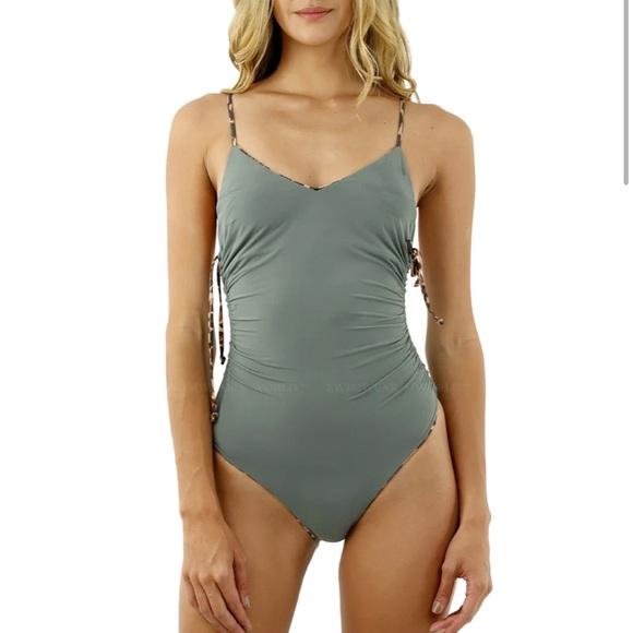 Malai Pugmark Harper One Piece - Picture 3 of 4